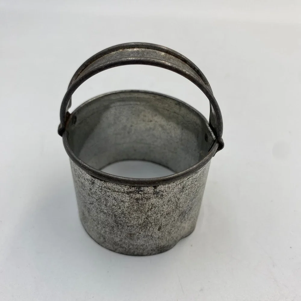 Vintage Tin Round Biscuit‎ Cookie Cutter with Arched Handle Primitive Farmhouse